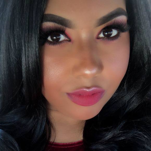 Meet your Posher, Tierra - Picture 1 of 1